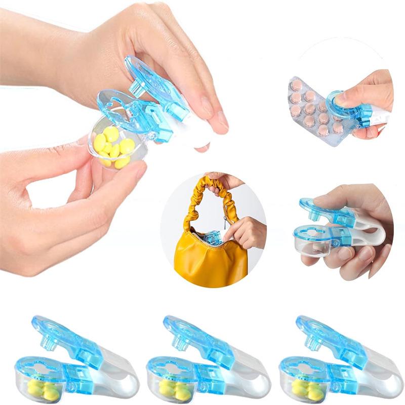 Portable Pill Organizer with Splitting and Dispensing Functions