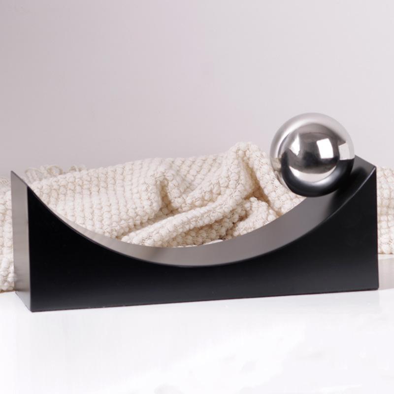 Geometric Arc and Spherical Ornaments Black Base Alloy Gold Spherical Decoration Accessories Modern Art Aesthetic Decoration