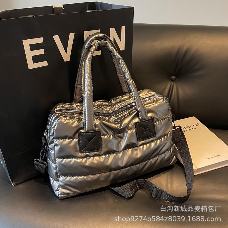 

Bags women s 2025 autumn and winter new large-capacity women s bags trendy fashion down jackets shoulder messenger bags Internet celebrity handbags срібний