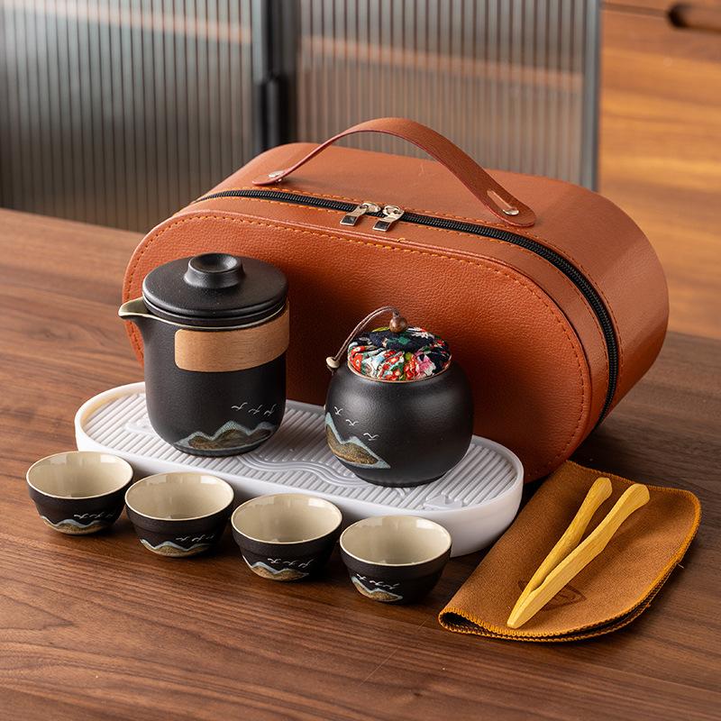 Hand-painted distant mountain travel Guochao Kuaike cup, one pot of four cups, light luxury business travel tea set, high-end souvenir