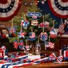 Holz-Ornamente zum 4. Juli, Vintage Patriotische Baumdekorationen, Rot Weiß Blau Rustikale Sterne Adler Flaggen Holzausschnitte Ornamente für den Unabhängigkeitstag