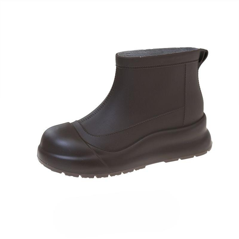Trending 2025 Women's Short Waterproof Rubber Boots Adult Outdoor AntiSlip Thick Sole Fashionable Rain Shoes for Women