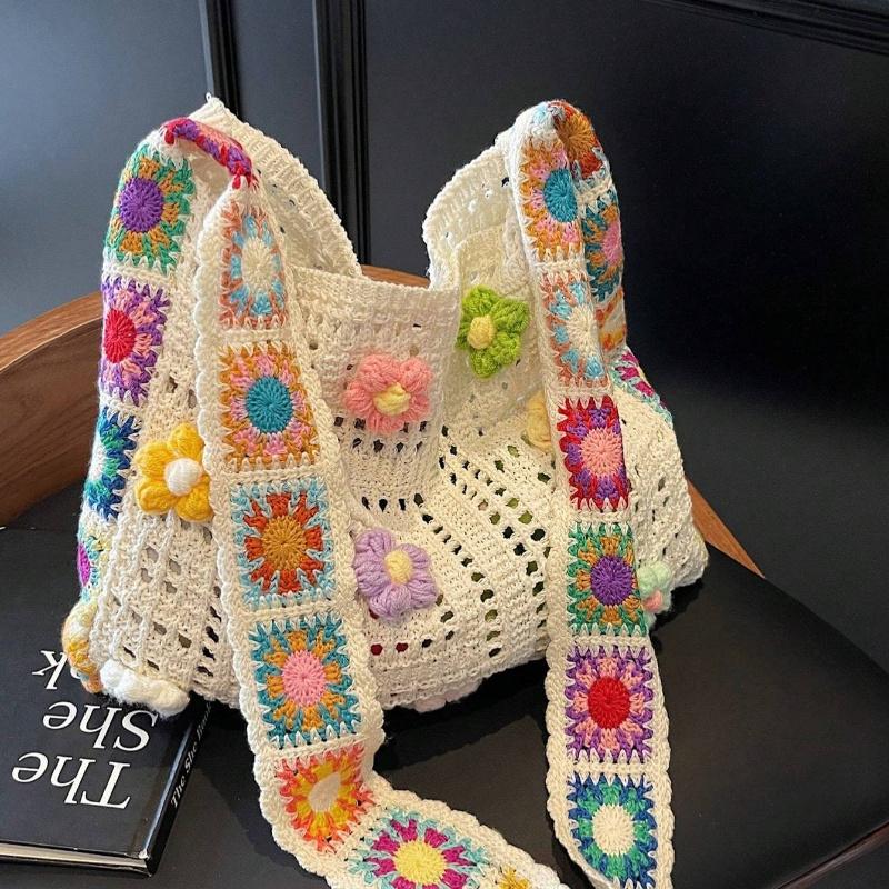 

Retro Hollow-Out Floral Contrast Color Casual Crossbody Bag(The Color Position of Flowers Is Random) бежевый