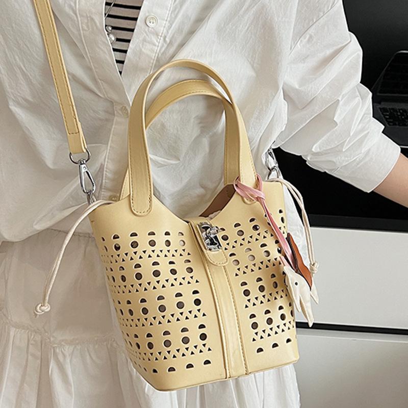 New soft and durable vintage handheld large capacity premium texture soft and durable outdoor handmade shoulder crossbody hollowed bucket bag