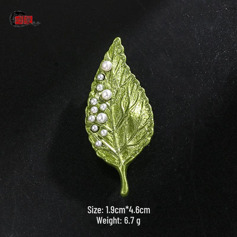 Versatile Green Leaf Brooch Pin with Pearl - Safety Pin for Sweaters, Coats, and Corsage Accessories