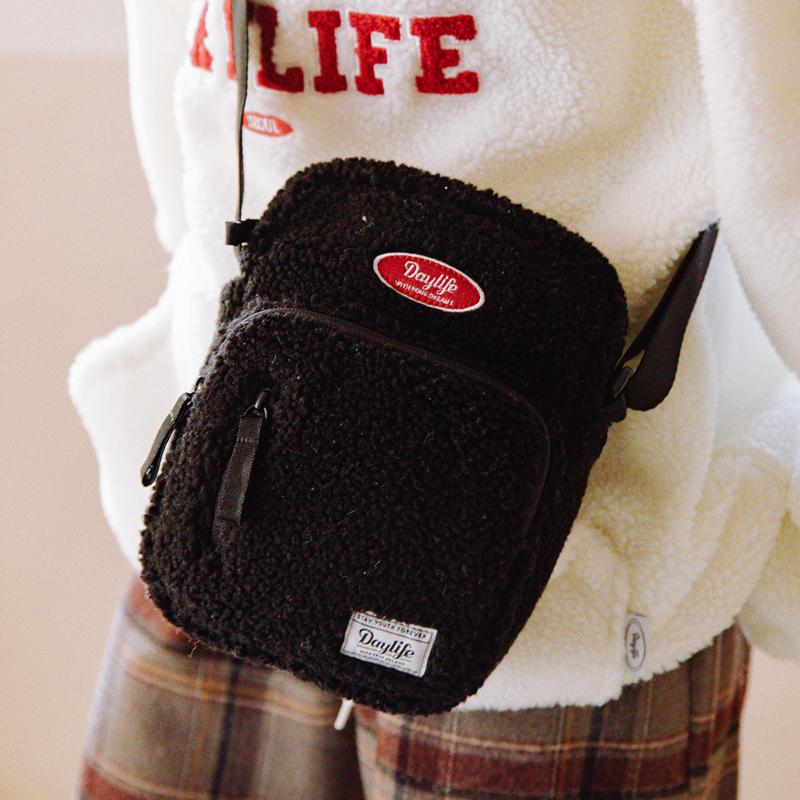 Daylife Fleece Mini Crossbody Bag (Black)