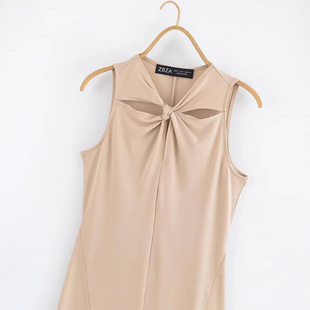 2025 Summer Fashion: Elegant Sleeveless Evening Dress with Chest Tie Design