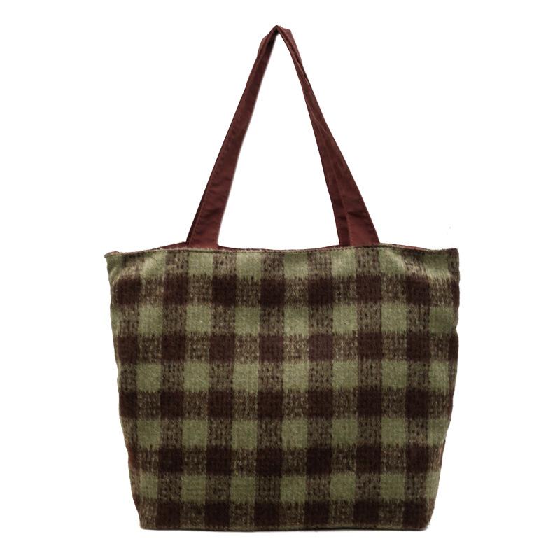 2025 New Trend Autumn and Winter Fashion Plaid Large-capacity Shoulder Bag Korean Version Versatile Retro Commuter Messenger Bag