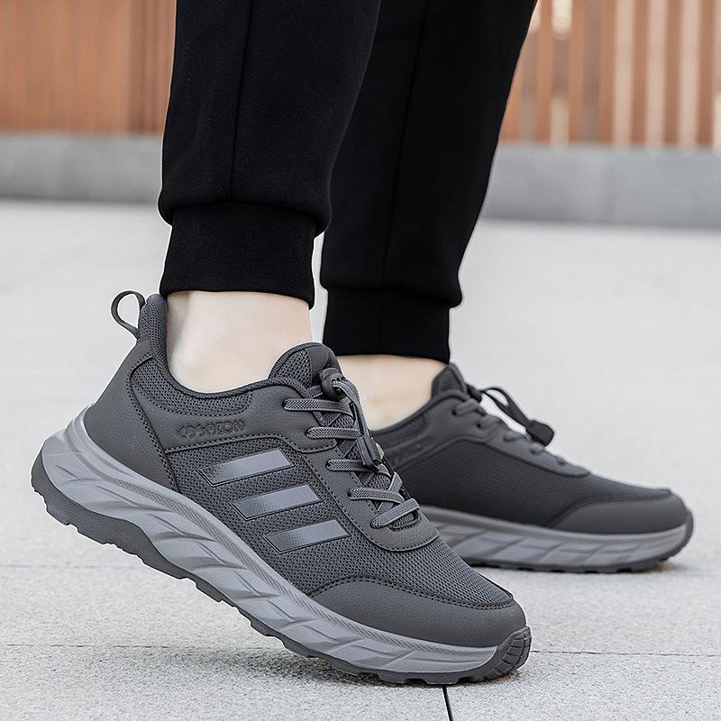 

Putian middle-aged and elderly walking shoes summer and autumn elderly shoes soft sole light casual dad shoes flying woven sports shoes double net 45