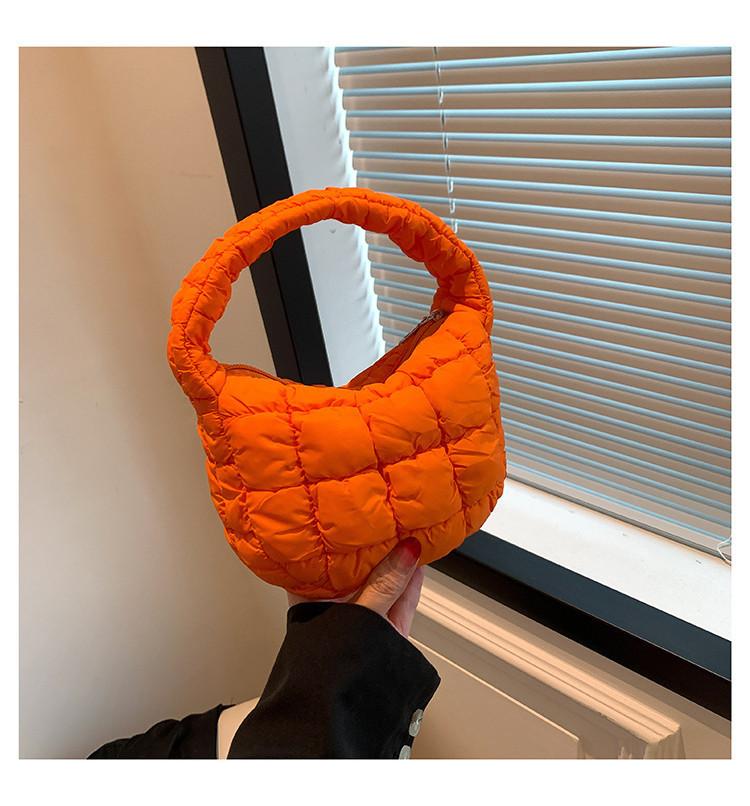 Chic And Soft Cotton Handbag With Zipper Closure Perfect For Daily Street Style