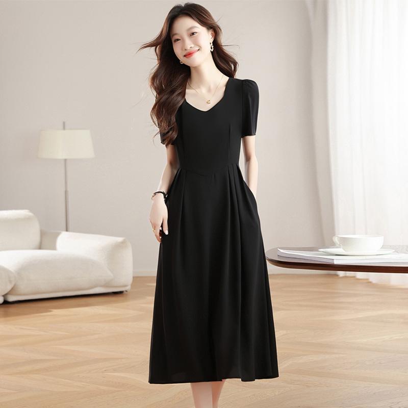 Hepburn-Inspired Women's U-Neck A-Line Summer Dress, Short-Sleeve, Slimming, Waist-Cinching, Long Style