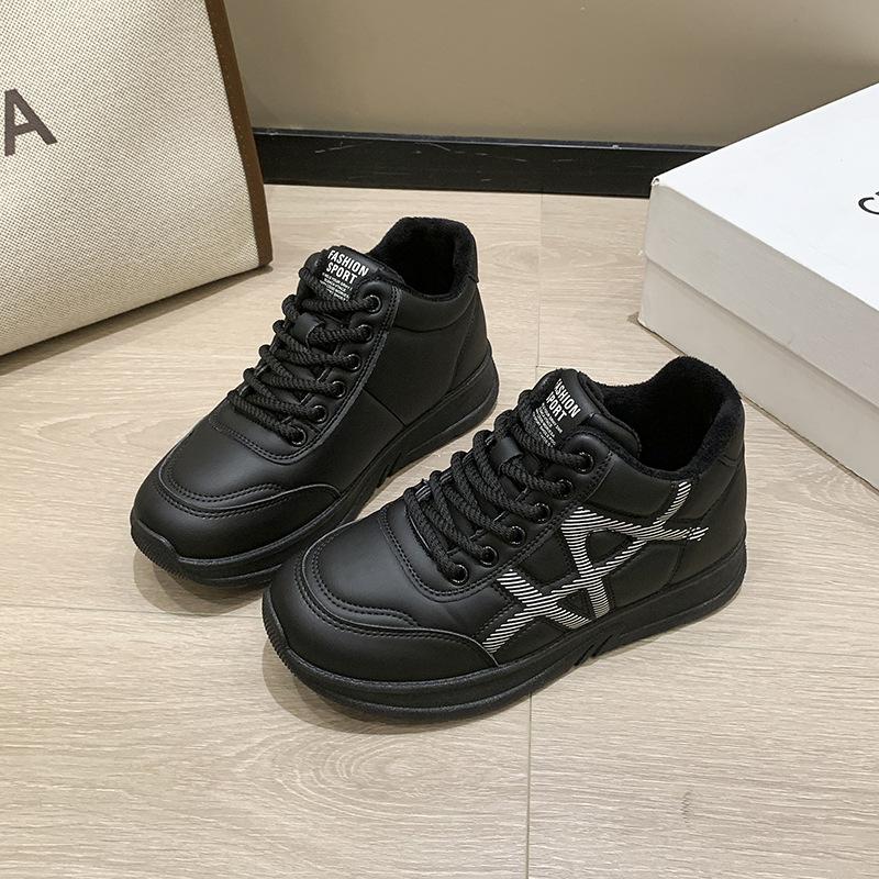 Casual single shoes women's 2025 new spring and autumn thick-soled soft-soled sports and leisure moral training shoes, walking square dance small l