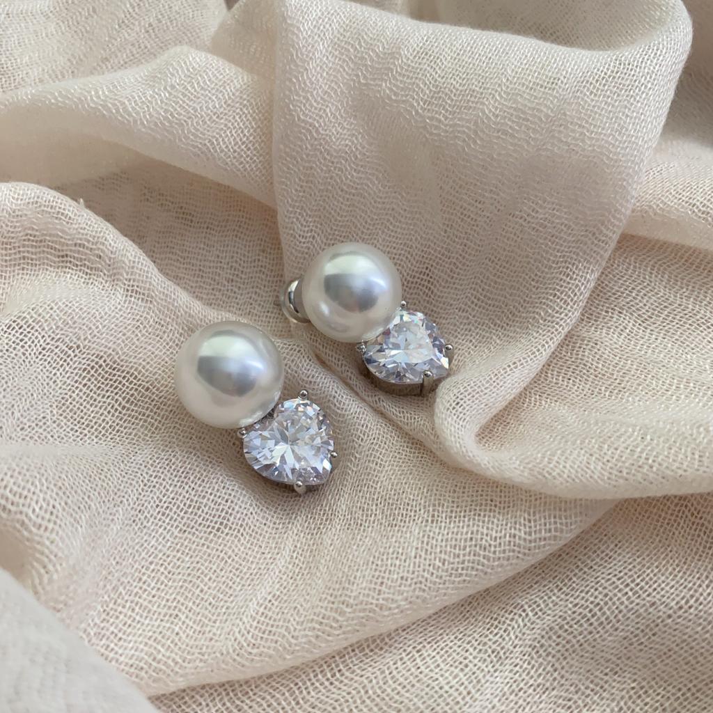 Romantic Heart-Shaped Gemstone Pearl Stud Earrings, Niche Design Sense, Zircon Pendant, Light Luxury And Elegant Temperament, Versatile