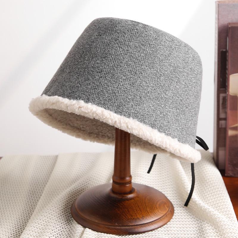 

Жіноча оксамитова панама з короткими полями - Плоский верх, корейський стиль, тепла та модна для осені/зими Adjustable (55-58cm)