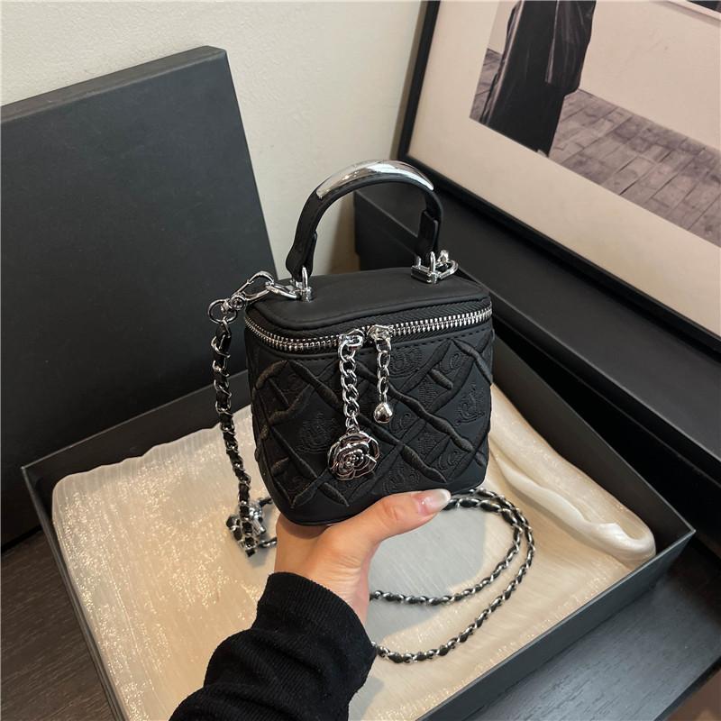 New Niche Design Heavy Industry Embroidery Silver Ball Small Cosmetic Bag Portable Shoulder Messenger Women's Bag