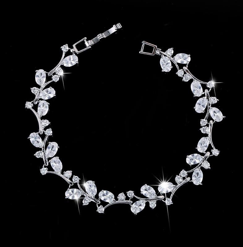 Korean Fashion 18K White Gold Plated Zircon Bracelet for Women