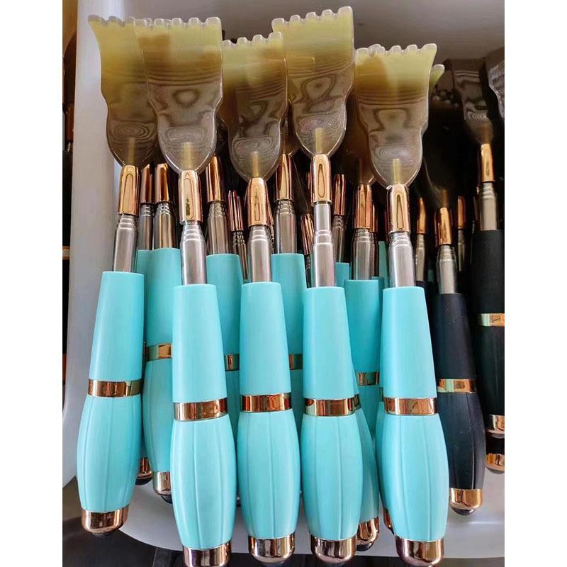 Portable Wooden & Stainless Steel Retractable Itch Scratcher