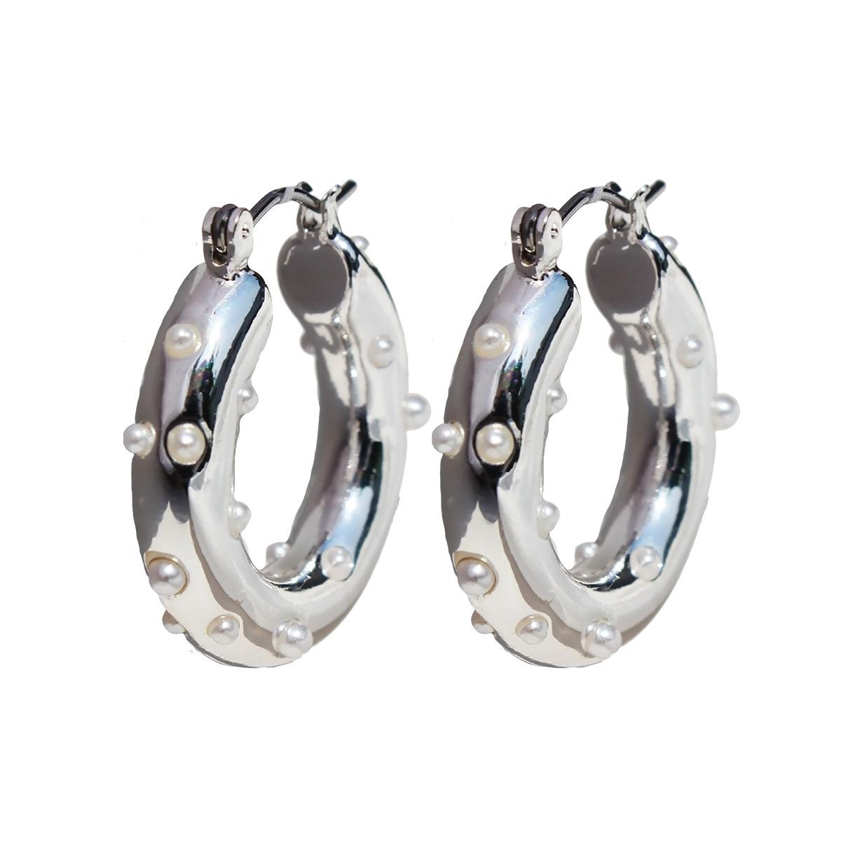 

Легкие роскошные серьги с толстым кольцом из серебра «холодный ветер» для женщин, модные серьги с инкрустацией жемчугом и темпераментом 805