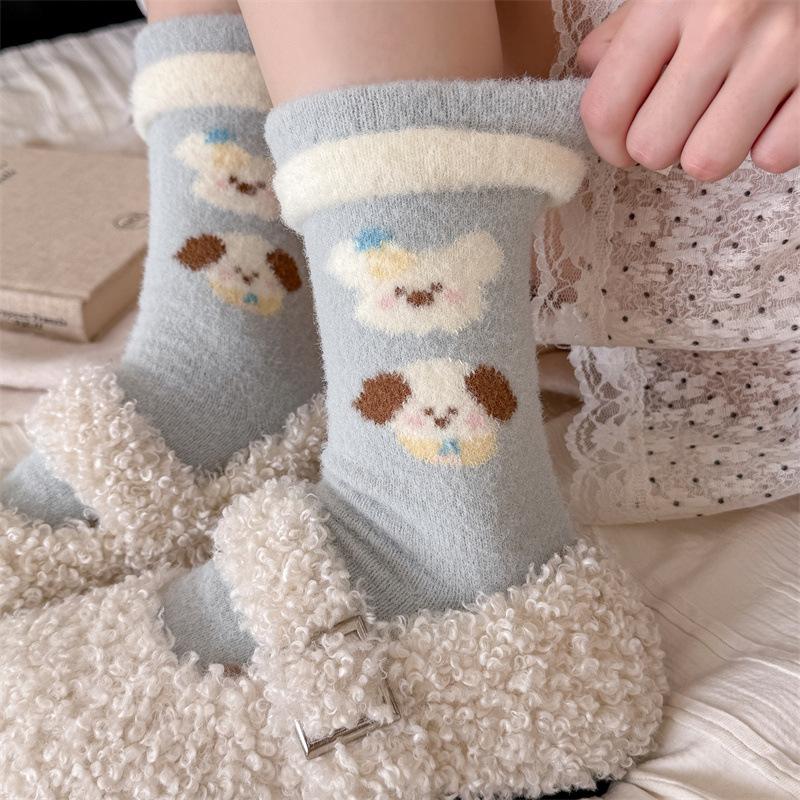 Autumn and Winter Australian Velvet Female Cartoon Dog Heart-shaped Pile Socks, Thickened Warm and Cute Home Floor Sleeping Socks for Winter