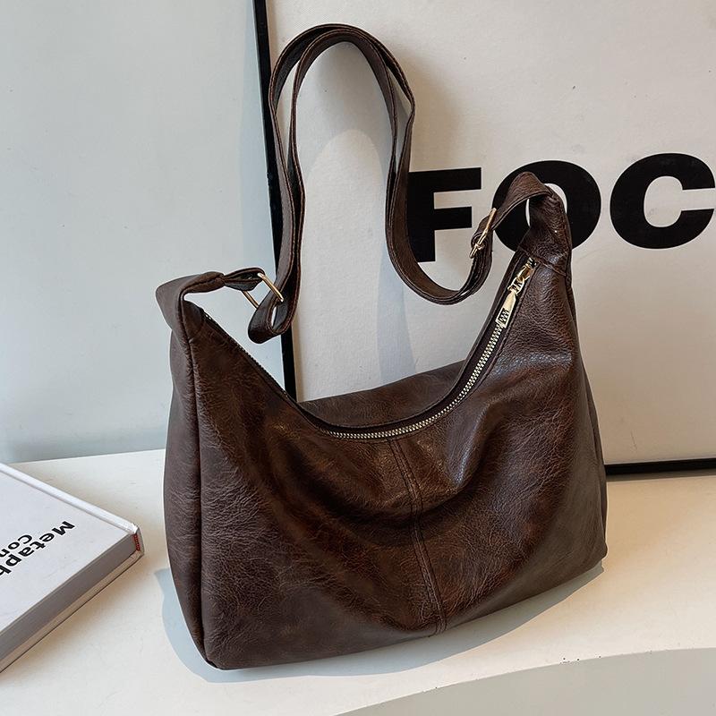 

High-end large-capacity bag women s 2024 new trendy Korean version messenger bag women s fashion retro shoulder bag women