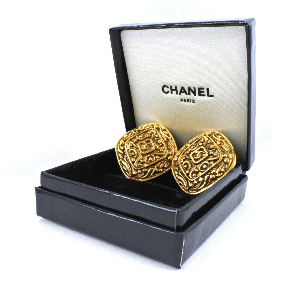 CHANEL COCO Mark Earring Rhombus vintage gold Plated Gold Square 30g Women Used