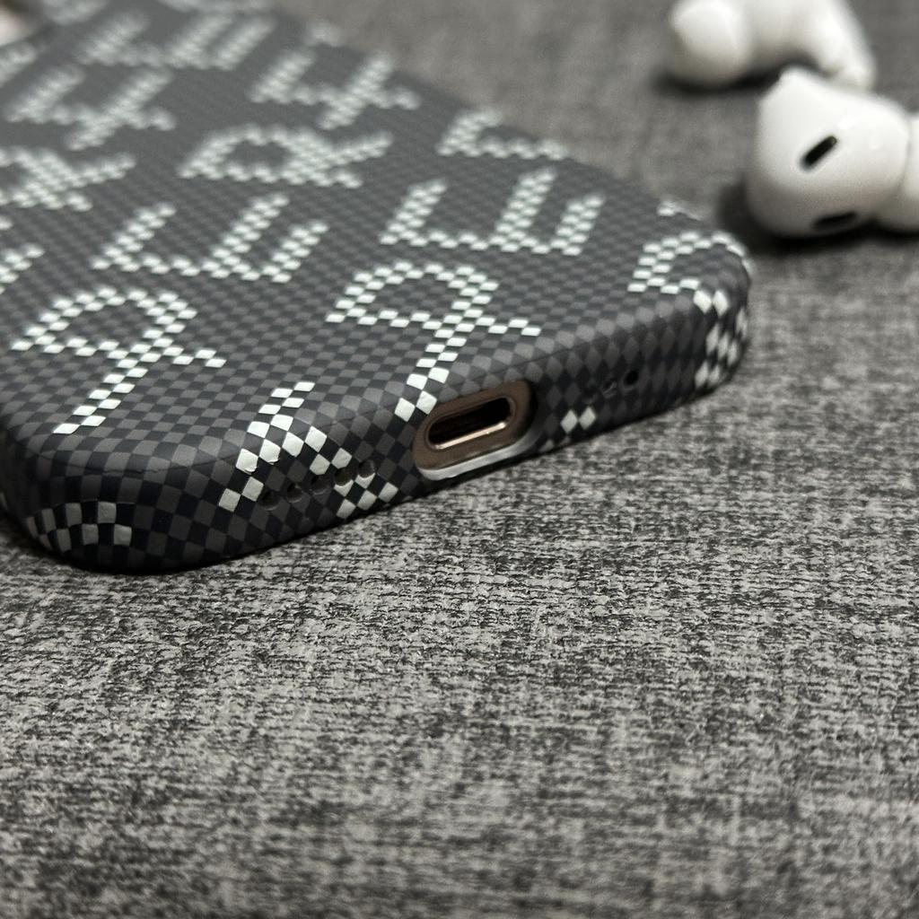 Applicable To IPhone17promax Carbon Fiber Pattern Mobile Phone Case Apple 16 Metal Lens Frame PC Ultra Thin Protective Case