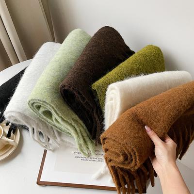 Sciarpa in mohair nero da donna versatile senso di alta gamma sciarpa in lana spessa calda sciarpa tinta unita scialle all'ingrosso