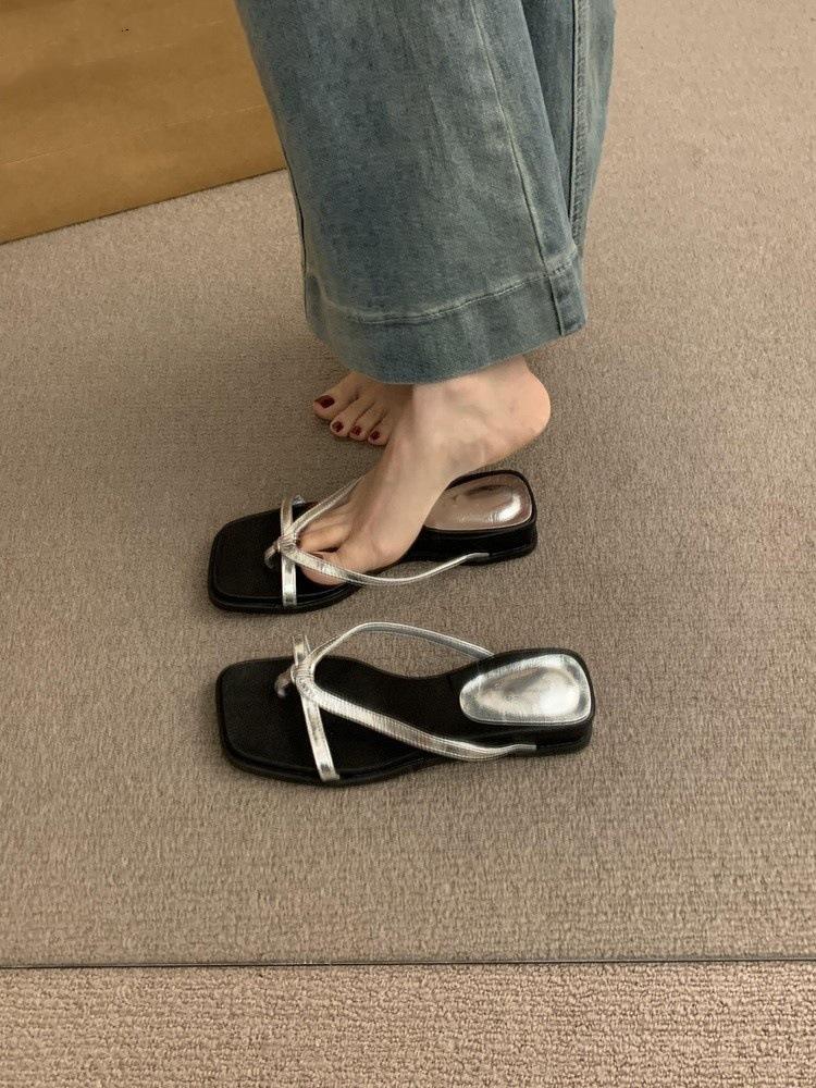 

French platform flip-flops women s summer outer wear toe square head beach shoes 2025 new versatile one-word slippers 40