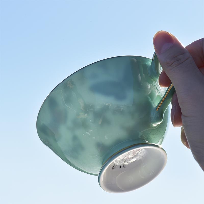 Tazas de Café Europeas de Lujo Ligero Tazas Británicas para el Té de la Tarde Porcelana de Hueso Mariposa Oro Cerámica de Té Tazas y Platillos para Té Negro