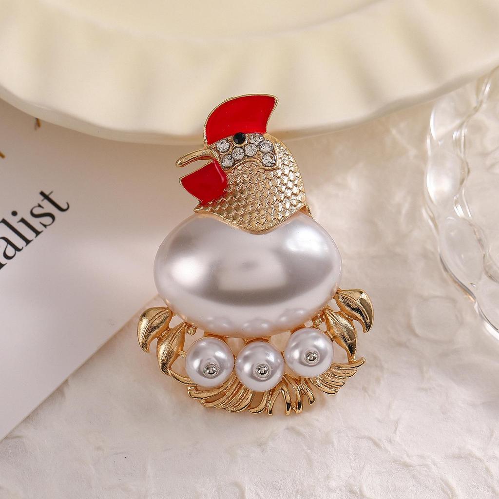 European-American Creative Rooster Brooch: Unique Fashion Pin Corsage for Women