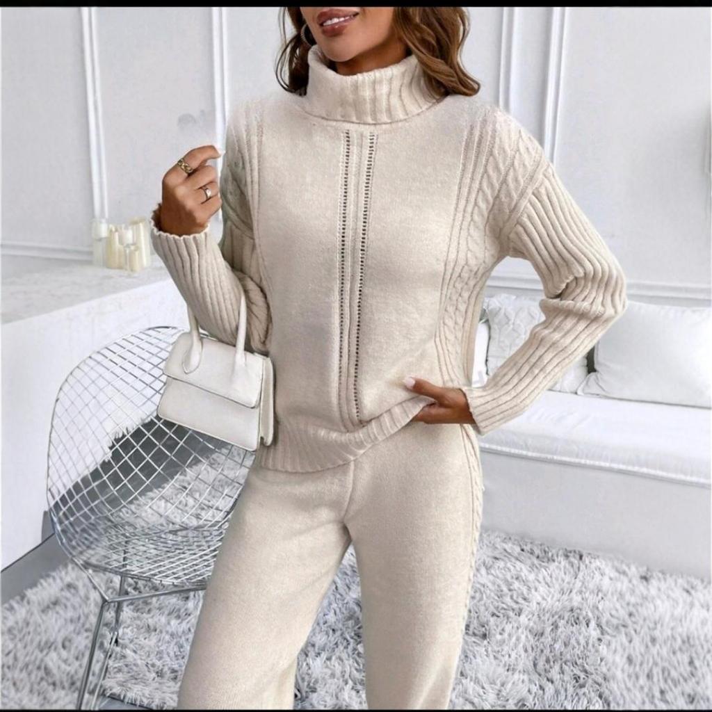 Cozy Autumn/Winter Two-Piece: Turtleneck Sweater & Loose Wide-Leg Pants for Women