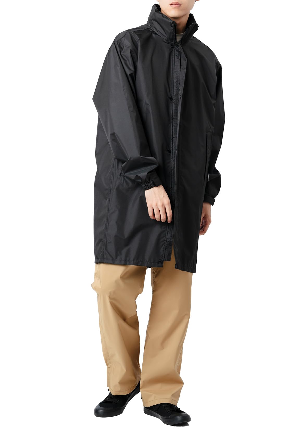 

Дышащий и водонепроницаемый дождевик для поездок на работу или в школу, 3L [Pirarucu], совместимый с рюкзаком, видимость, капюшон, сворачиваемый в спину, чёрный