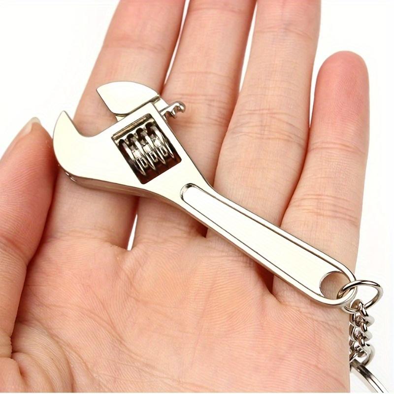 1pc Men's Mini Wrench Keychain, Portable Metal Adjustable Universal Spanner For Bicycle, Motorcycle & Car Repairing