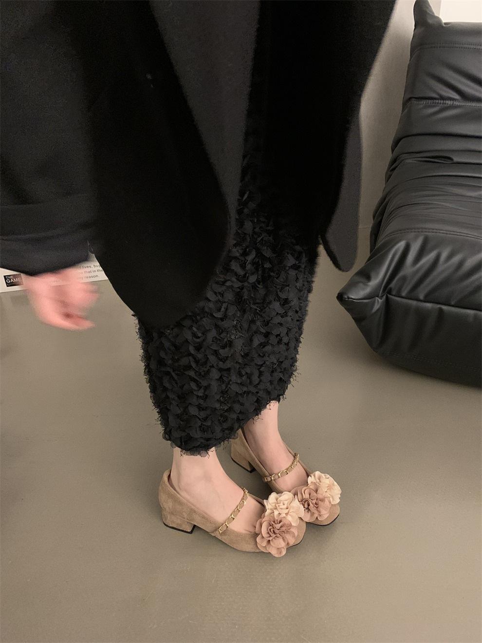 

Single shoes women s spring and summer new rose flower retro thick heel light mouth Mary Jane 35 абрикосовий