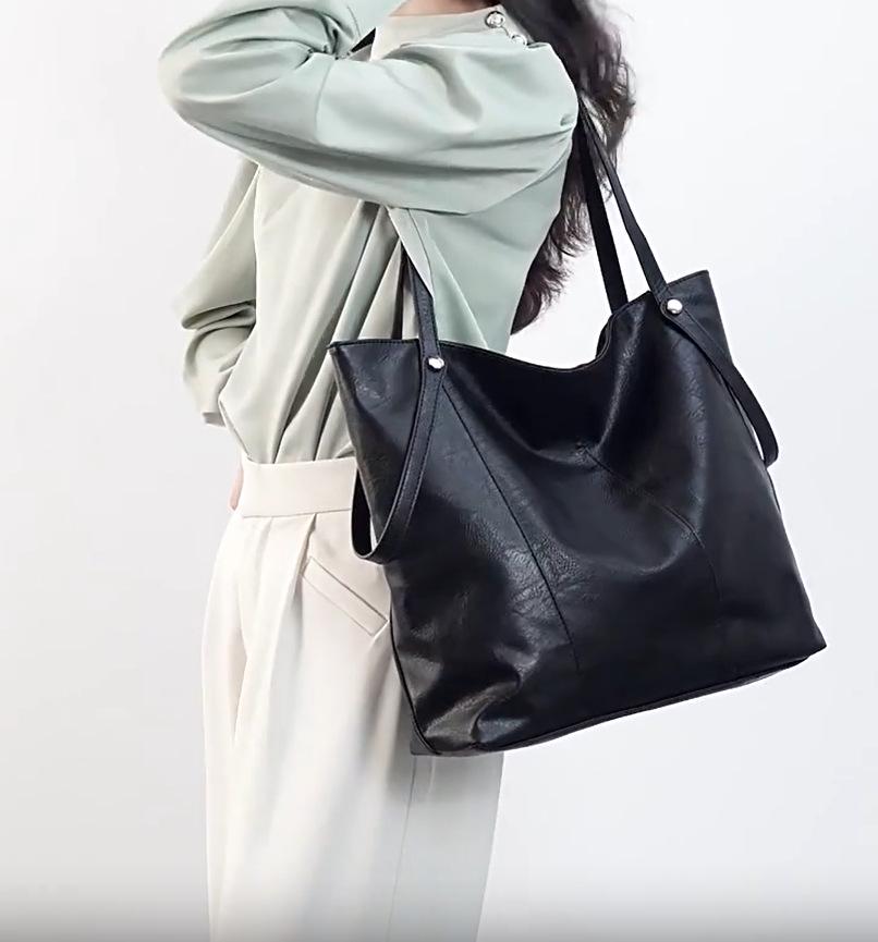 Korean Style Black Fashion Tote - Large Capacity, High-End, Versatile Shoulder & Underarm Bag