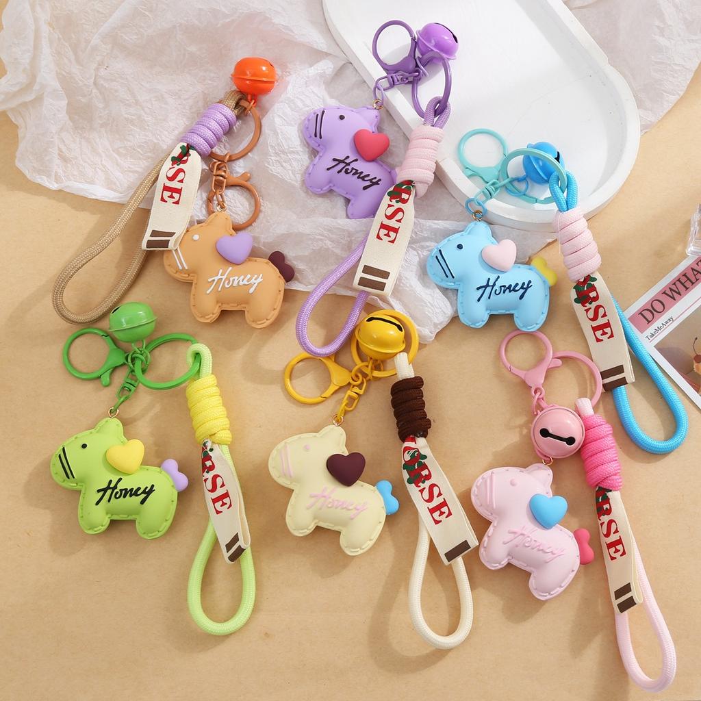 New Resin Love Pony Keychain Female Bag Pendant Car Keychain Bag Small Pendant