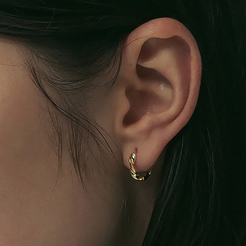 

Dana Burton Endless Twist One-Touch Earrings Silver