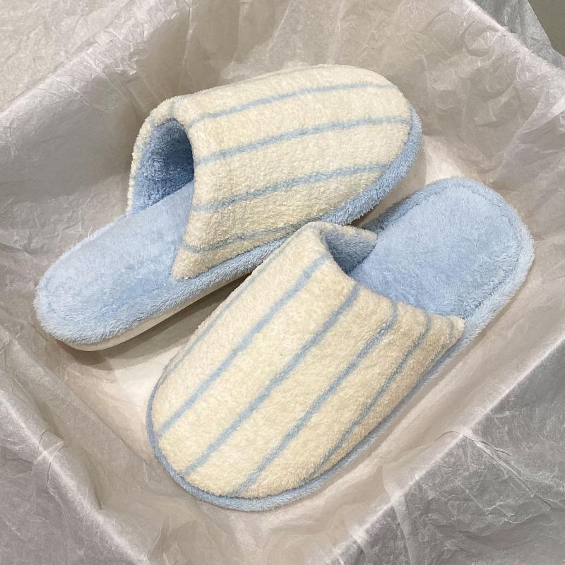 Winter and Autumn Women's Soft-soled Anti-slip Indoor Shoes with Covering Top Slippers