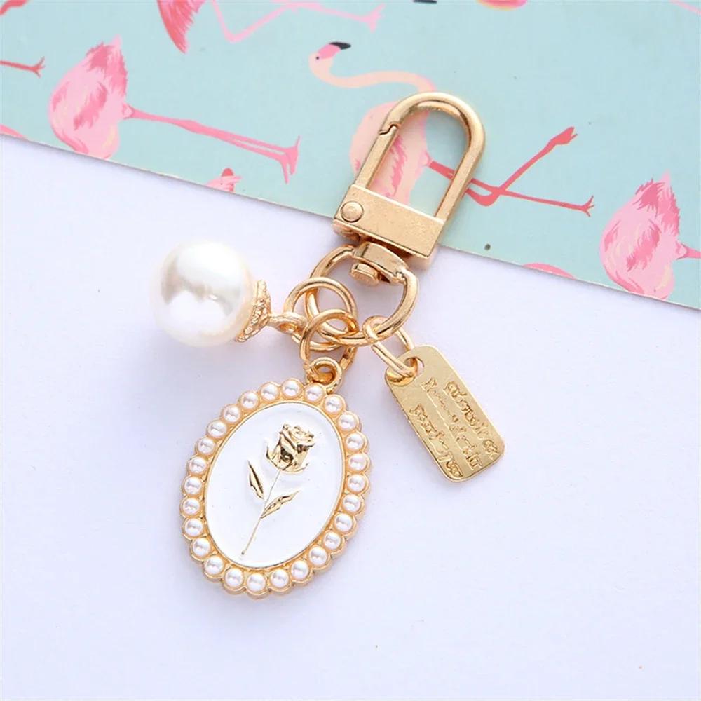 Fashion Artificial Pearl Rose Keychains Metal Hangtag Pendant for Women Earphone Purse Bag Key Holder Accessories Jewelry Gift
