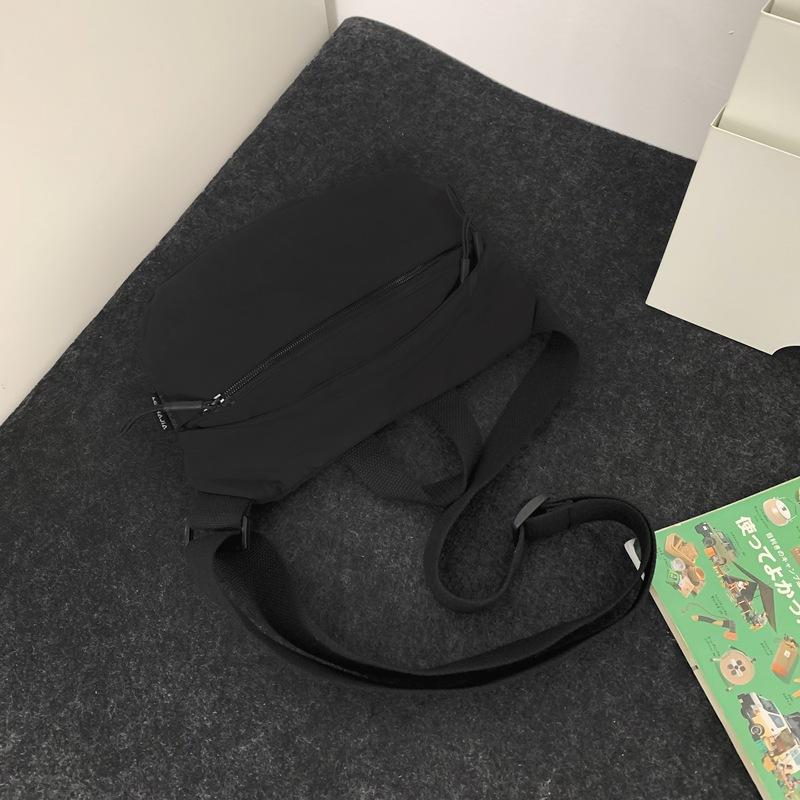 New Stylish Simple Versatile Women's Messenger Bag Travel Leisure Sports Cycling Breast Bag College Style Small Bag