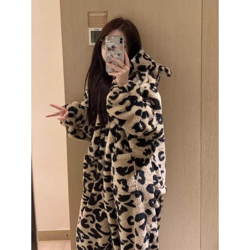 Cute Girl Leopard Print Jumpsuit Pajamas Autumn and Winter Flannel Thick Warm Hooded Home Clothing Wearable As Outerwear Homewear Comfortable Jumpsuit
