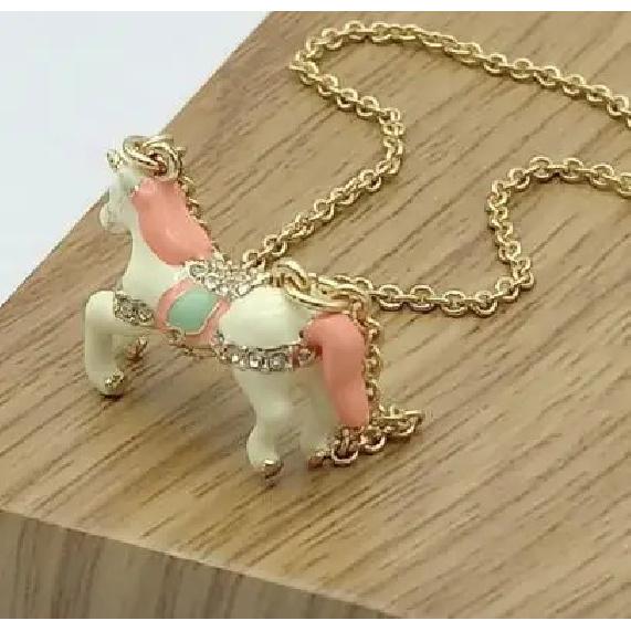 

Європейські та американські аксесуари Оптова емаль кольорова глазур Милий єдиноріг Поні Морозиво Маленька рибка Браслет із кількома підвісками Necklace