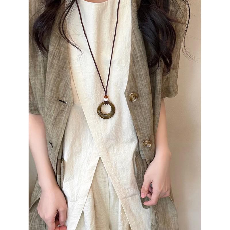 Retro Chinese Tassel Necklace: Unique Ethnic Style Women's High-End Clavicle Chain.