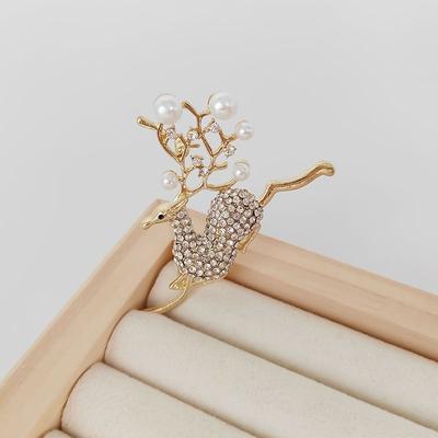 Spilla Alce Perla Simpatica Atmosfera Natalizia Moda Abito Bottone Anti-Luce Versatile Spilla Spilla Giacca Maglione