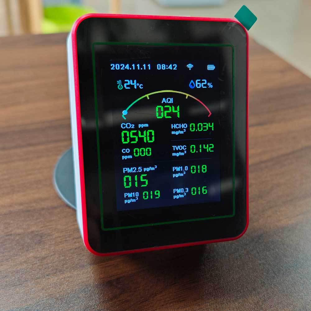15-in-1 Luftqualitätsmonitor: Formaldehyd, CO2, PM2.5/PM1.0, Temperatur- & Feuchtigkeitsmessung