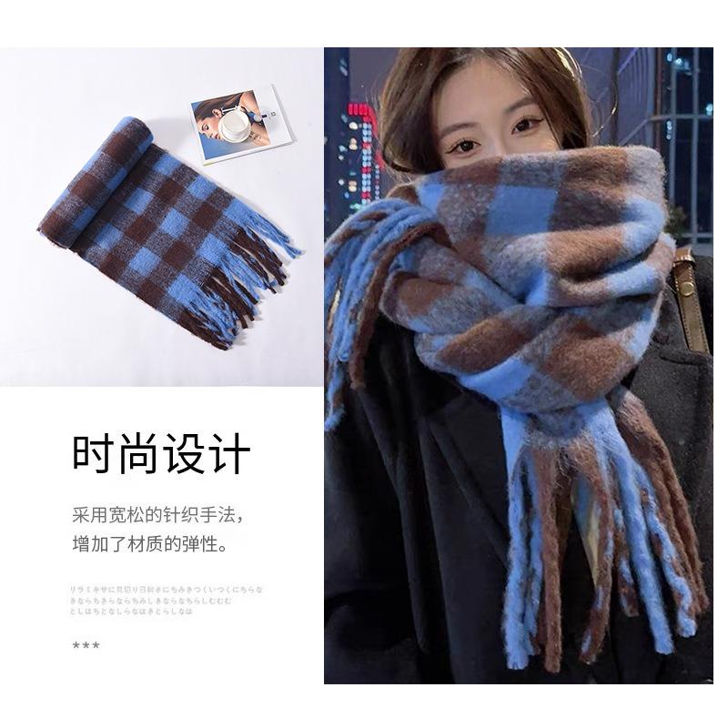 Atmospheric scarf Warm fashionable versatile white student cycling windproof ear protection Extended plaid scarf