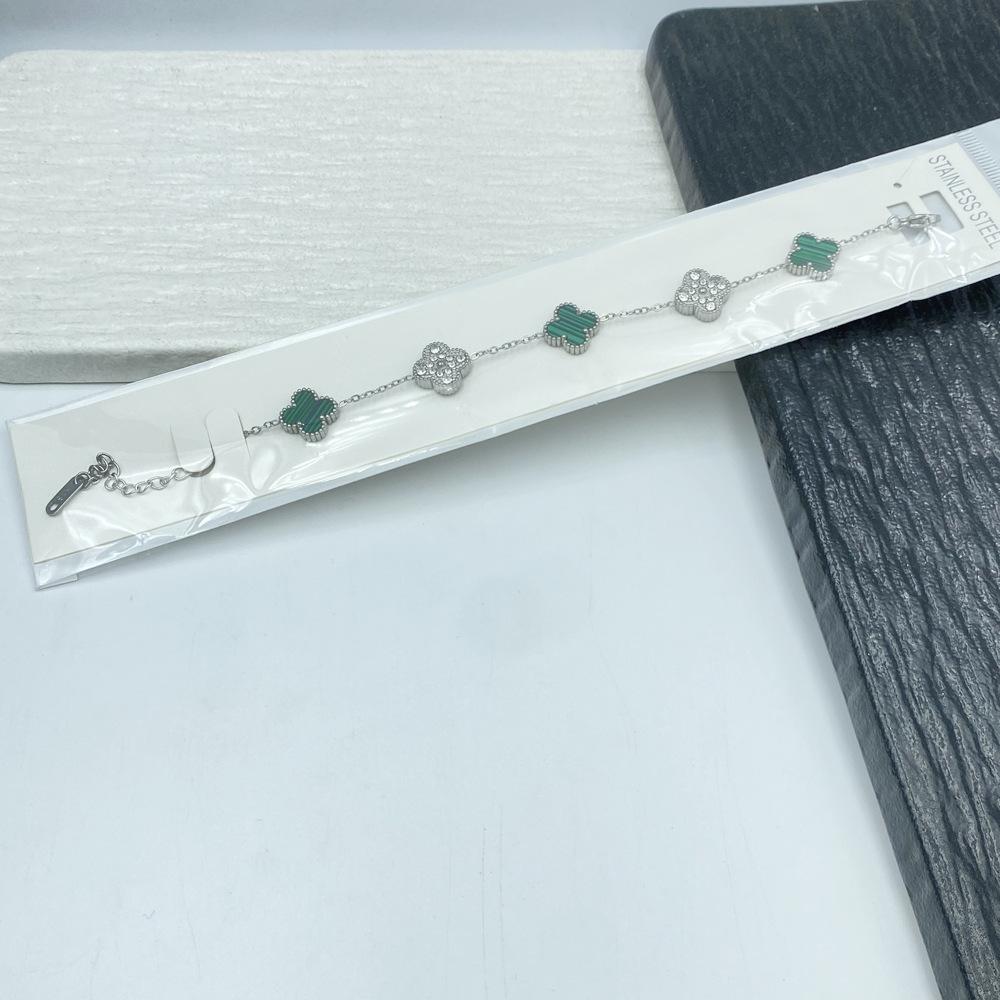 13MM Four Leaf Clover Bracelet Titanium Steel Four Leaf Clover Reversible Bracelet No Color Loss Titanium Steel Ladies Bracelet
