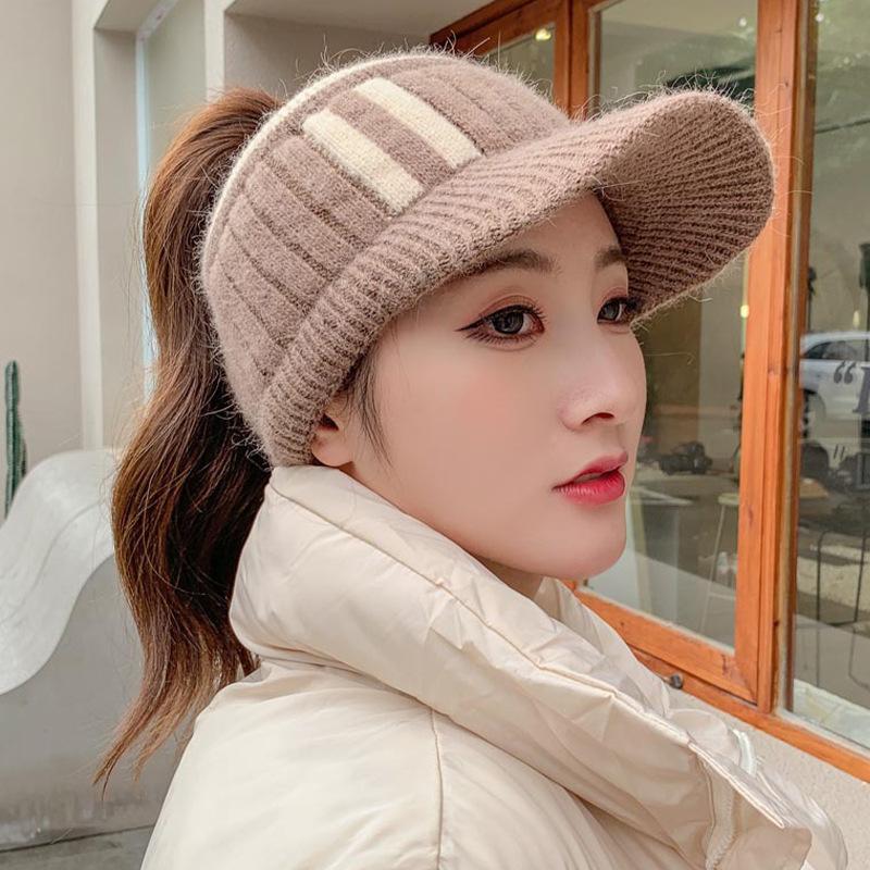

New autumn and winter fashion open-top hat for women, casual versatile sporty style, outdoor running, curved brim, face-slimming beanie Average Size