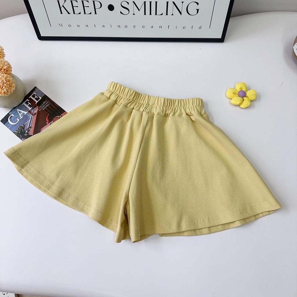 Little Girls' Korean Style Summer Two-Piece Set: Fashionable Loose Short Sleeve Top and Shorts