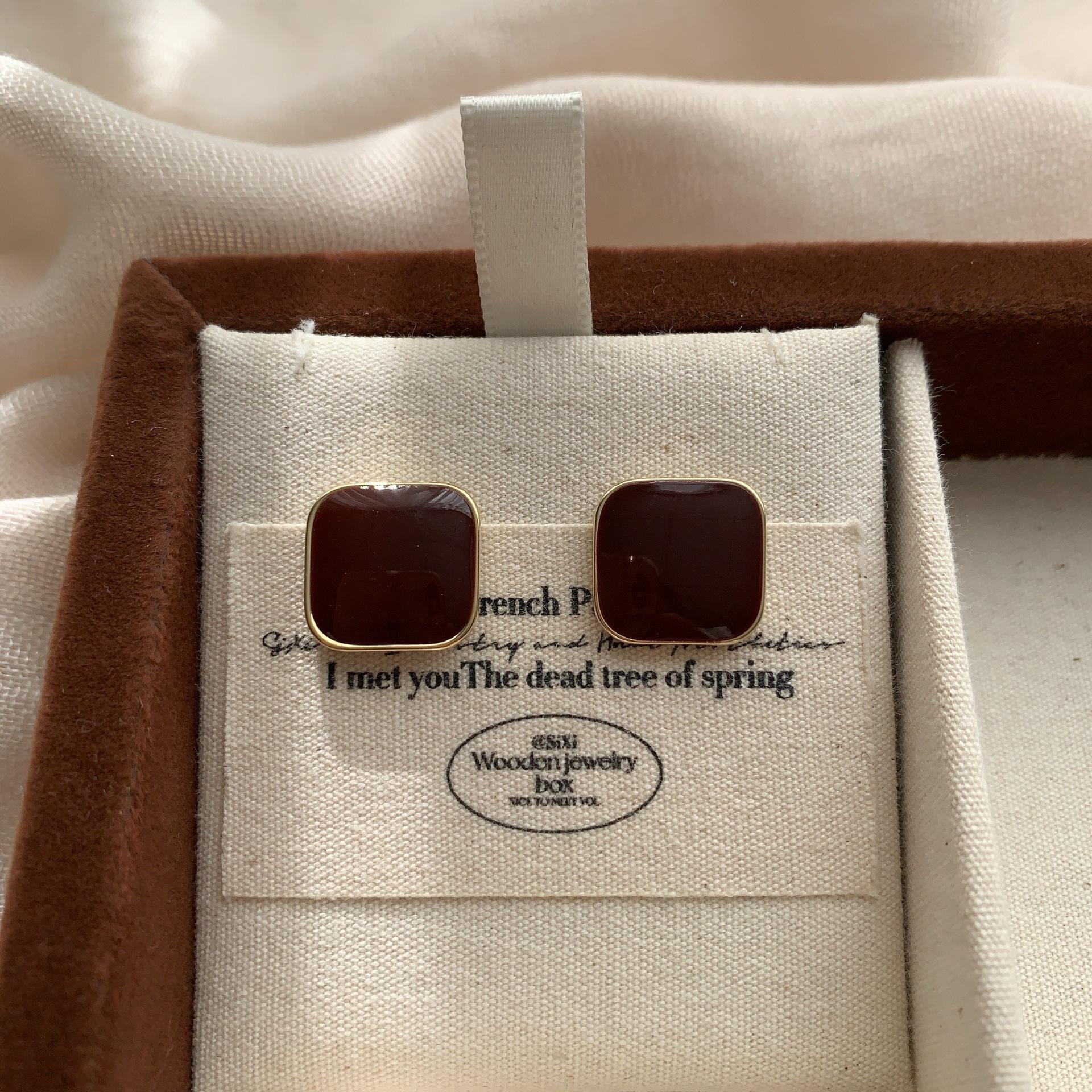 Minimalist Burgundy Square Stud Earrings Enamel Drip Glaze Light Luxury Exquisite Versatile Stud Earrings Light Luxury Quiet Atmosphere Earrings